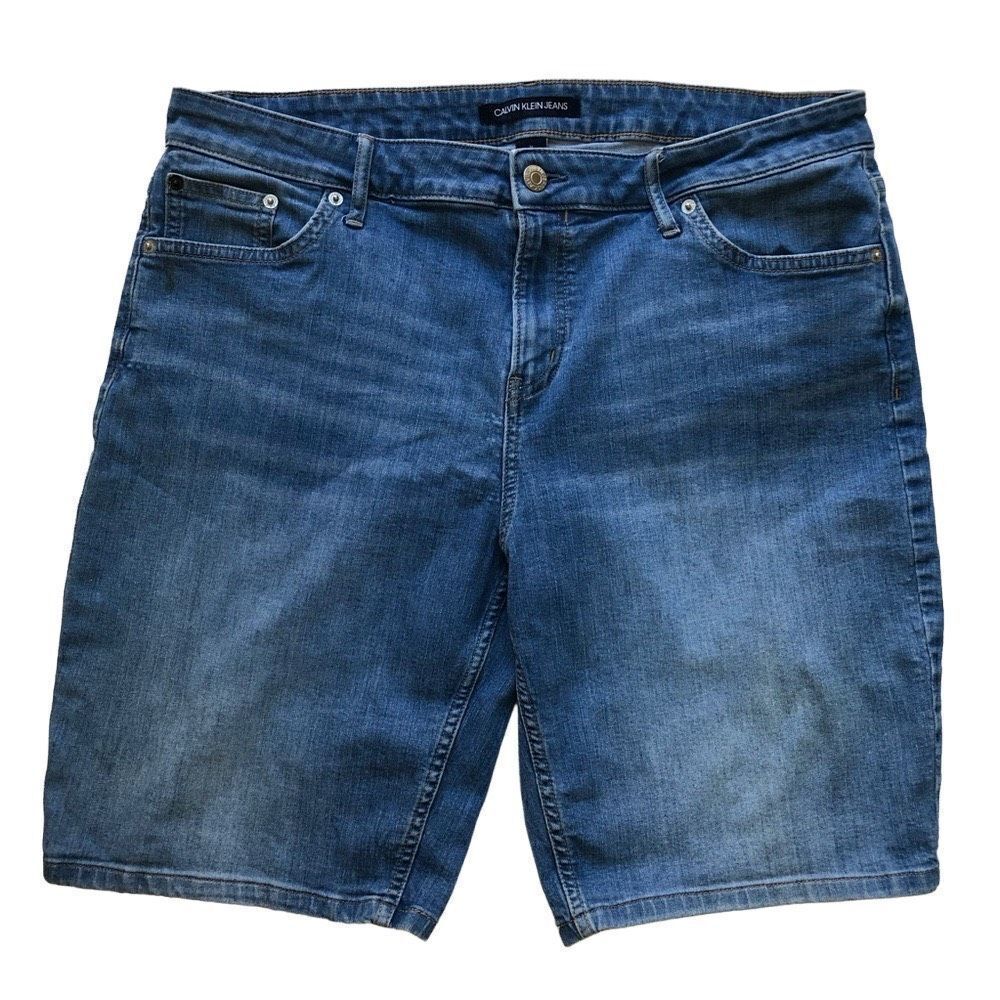 Calvin Klein Jeans Bermuda Short - Women’s 16